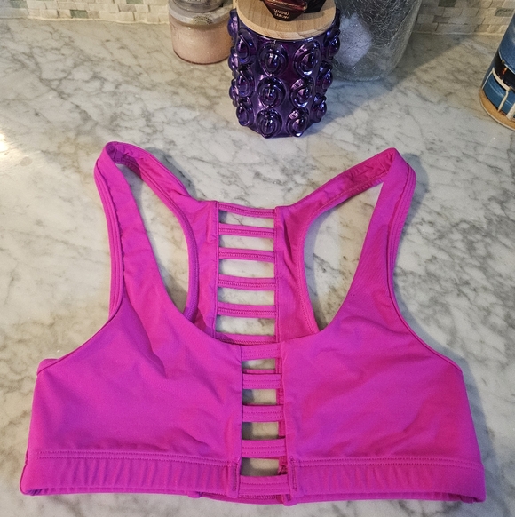 PINK VICTORIA'S SECRET SPORTS BRA - Picture 3 of 9